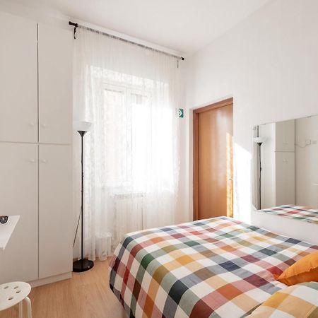 רומא Central Little Basic Apartment מראה חיצוני תמונה